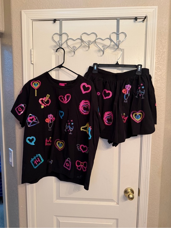 QUEEN OF SPARKLES Other - Queen of Sparkles Love Icon Active Set XL Top L Bottoms